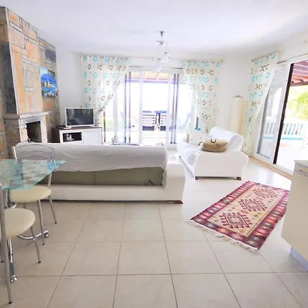 Sleeps 7 With Pool Air Con And Wifi Villa *