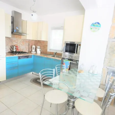 Sleeps 7 With Pool Air Con And Wifi Gundogan (Bodrum)