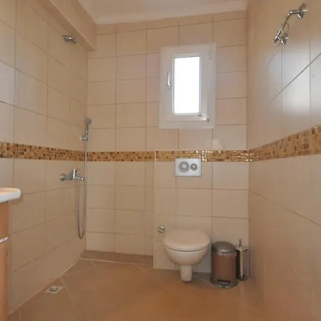 Villa Sleeps 7 With Pool Air Con And Wifi