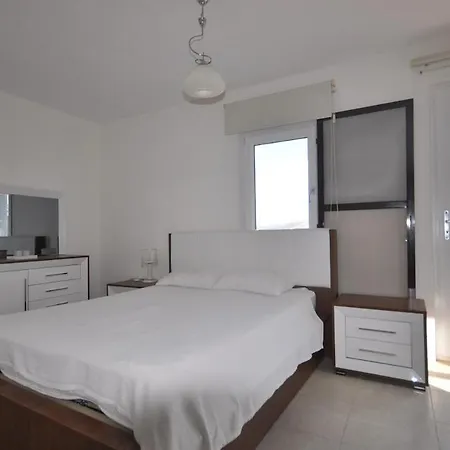 Sleeps 7 With Pool Air Con And Wifi *